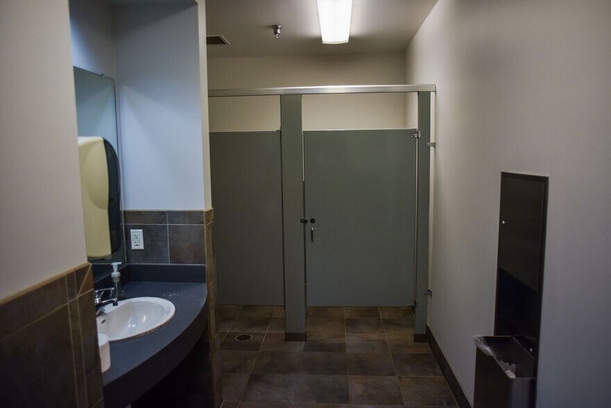 More Photos Of 950 Reserve Dr, Roseville Loft Creative Space For Lease