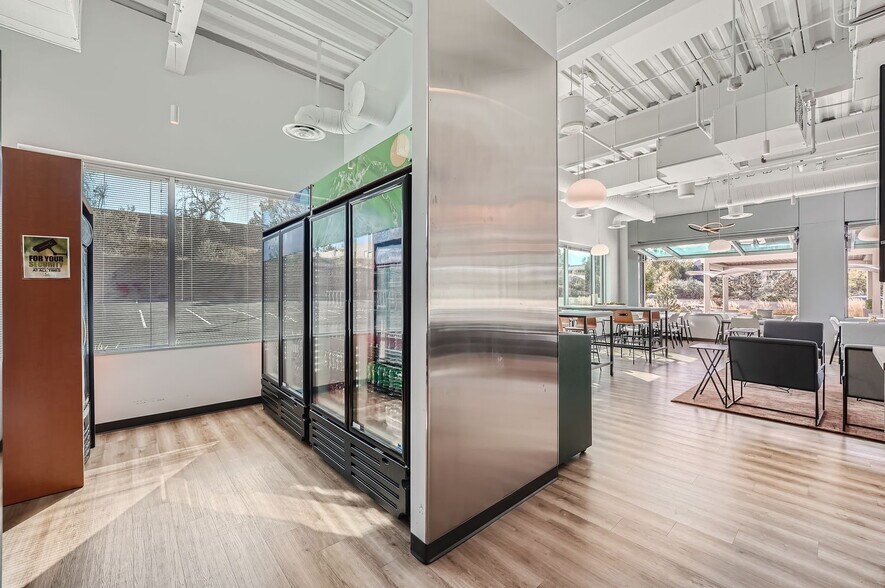 More Photos Of 7390 S Iola St, Englewood Office For Sale