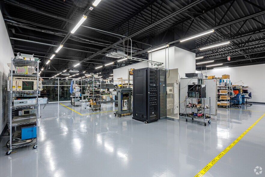 More Photos Of 4050 Premier Dr, Plano Light Manufacturing For Lease