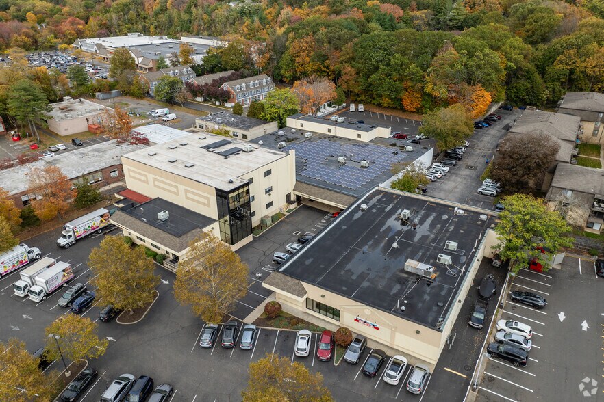 More Photos Of 346 Main Ave, Norwalk Restaurant For Lease