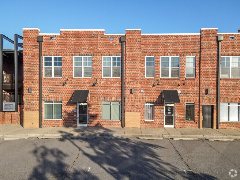 More Photos Of 630 Davidson Gateway Dr, Davidson Medical For Sale