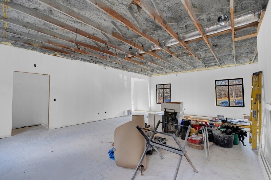 More Photos Of 737 Bridgeport Ave, Shelton Storefront For Lease