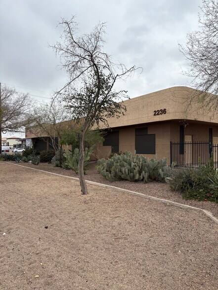 More Photos Of 2236 W Bethany Home Rd, Phoenix Medical For Lease