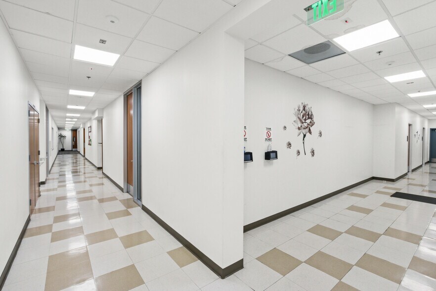 More Photos Of 408 Saturn St, Brea Warehouse For Lease