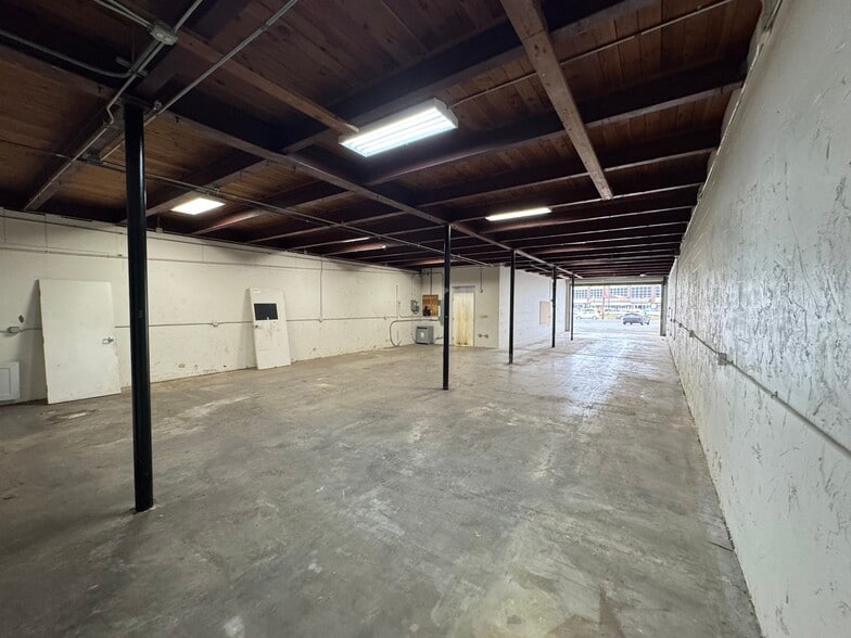 More Photos Of 550-552 Nimitz Hwy, Honolulu Warehouse For Lease