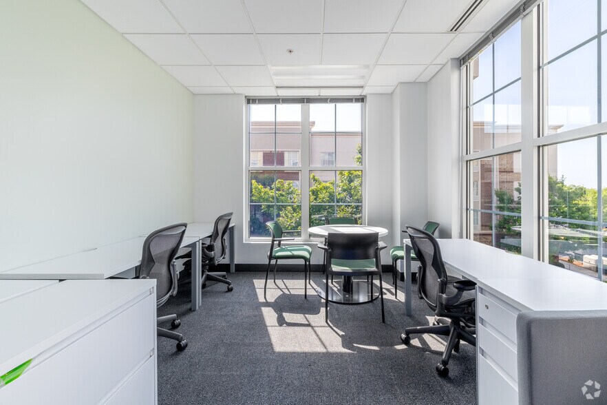 More Photos Of 2015 Ayrsley Town Blvd, Charlotte Office For Lease