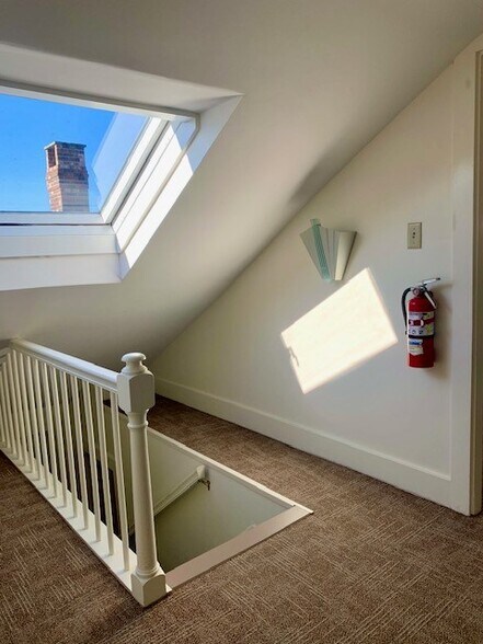 More Photos Of 162 Main St, Yarmouth Office For Lease