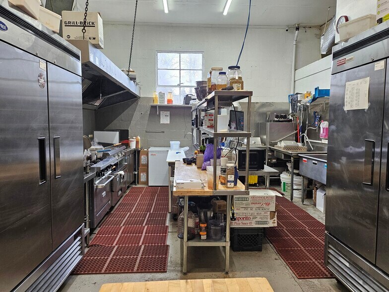 More Photos Of 10 McGillis Ave, Lake George Restaurant For Lease