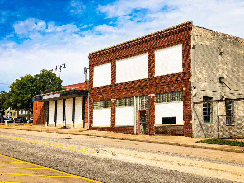 Primary Photo Of 11 NW 8th St, Oklahoma City Storefront For Lease