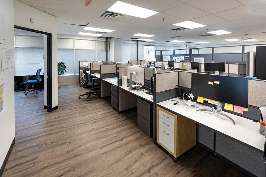 More Photos Of 37 Sandiford Dr, Whitchurch-Stouffville Medical For Lease