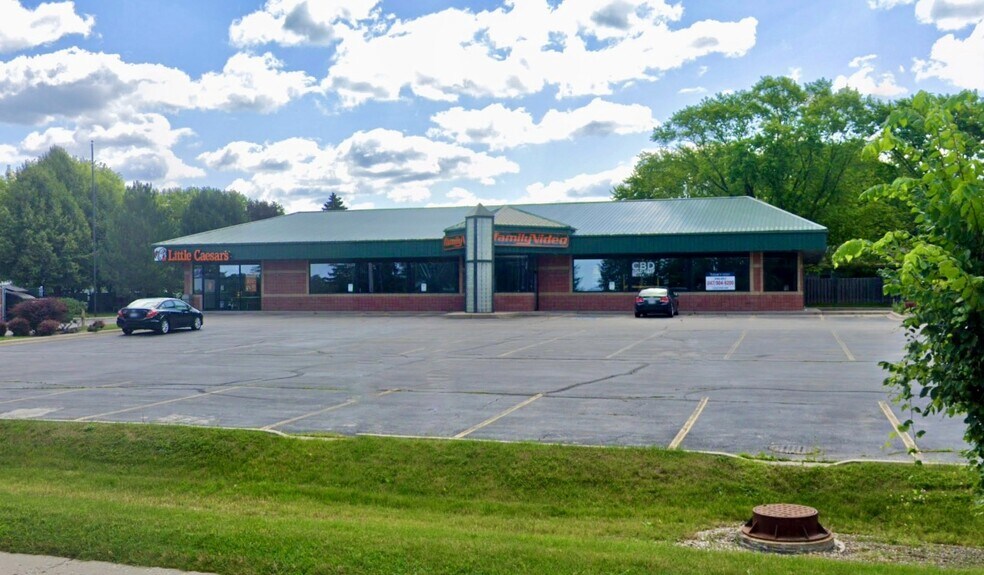 More Photos Of 3921 S Webster Ave, Green Bay General Retail For Lease