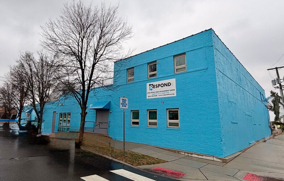 More Photos Of 924 N 8th St, Camden Distribution For Sale