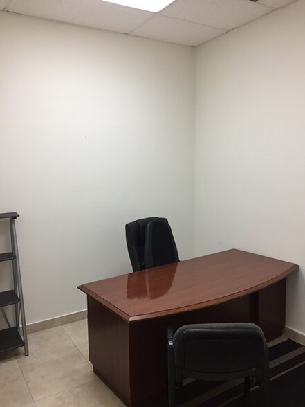 More Photos Of 7620 NW 25th St, Miami Distribution For Sale