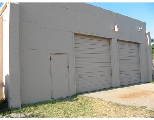 More Photos Of 701 5th St SE, Bentonville Warehouse For Sale