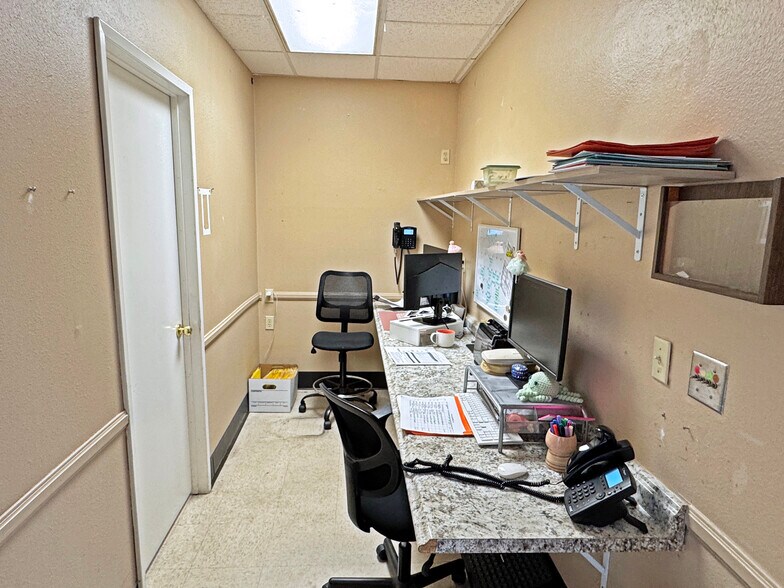 More Photos Of 1904 N Orange Grove Ave, Pomona Medical For Sale