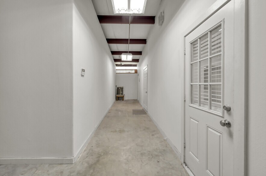 More Photos Of 32219 Tamina Rd, Magnolia Distribution For Lease