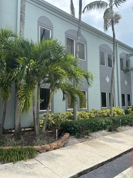 More Photos Of 6030 Hollywood Blvd, Pembroke Pines Medical For Lease