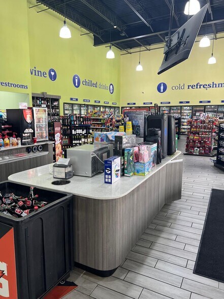 More Photos Of 1780 N Major Dr, Beaumont Storefront For Sale