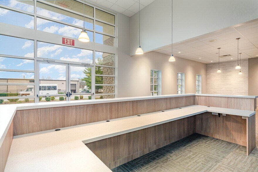 More Photos Of 1001 Merylinger Ct, Franklin Medical For Lease