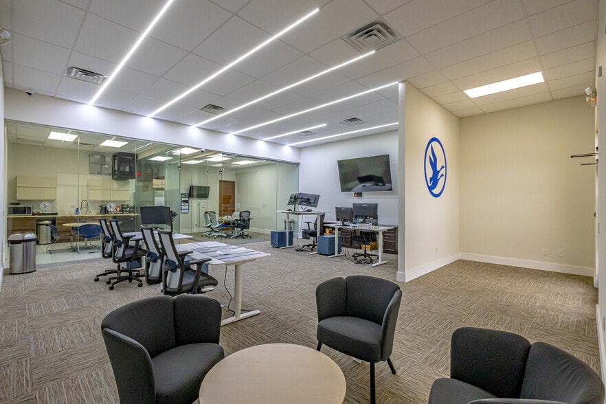 More Photos Of 302 Crossroads Loop, Laredo Office For Lease