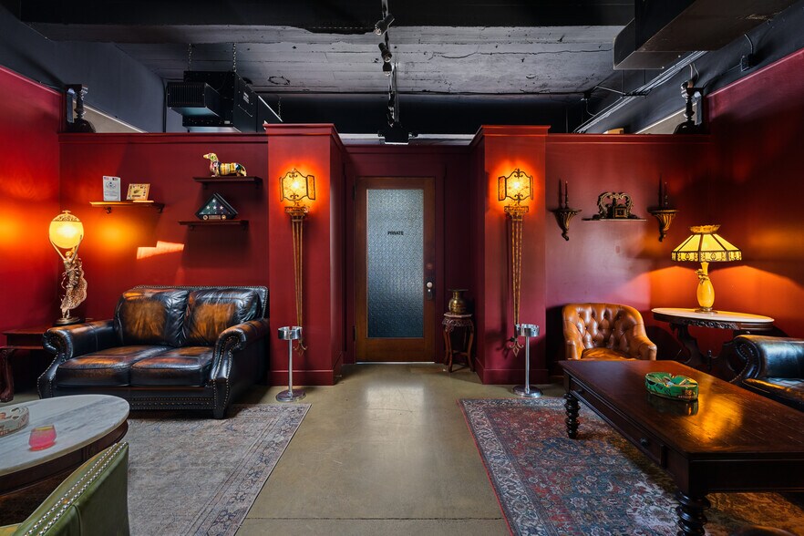 More Photos Of 81 Coxe Ave, Asheville Storefront Retail Office For Lease