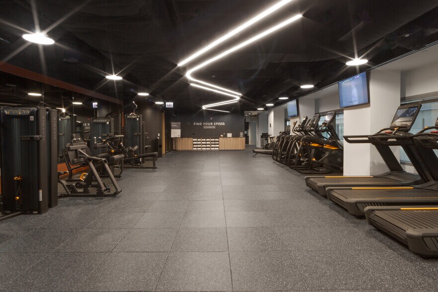 More Photos Of 200 W Madison St, Chicago Office For Lease