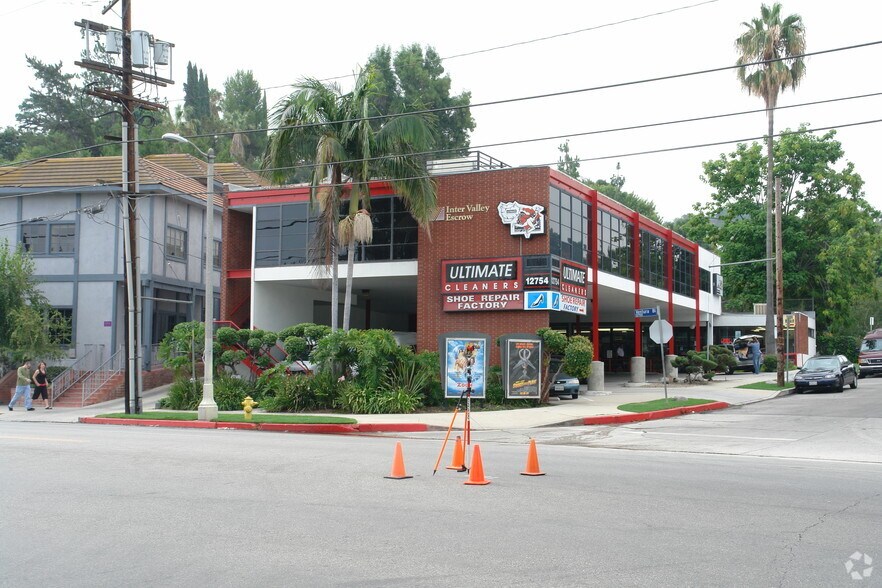 More Photos Of 12754 Ventura Blvd, Studio City Office For Lease