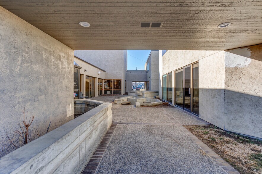 More Photos Of 10 N Washington St, Kennewick Office For Lease