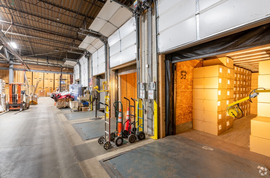 More Photos Of 111 Milk St, Westborough Warehouse For Lease