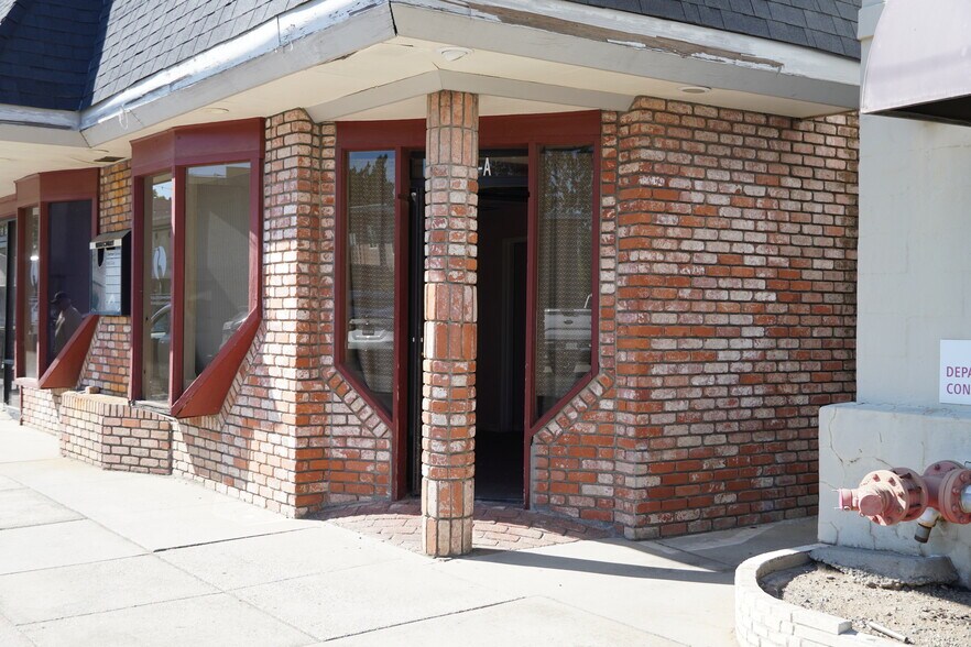 More Photos Of 409 Center St, Yuba City Storefront Retail Office For Lease