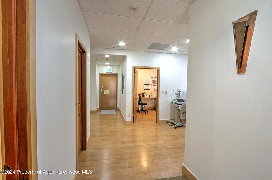 More Photos Of 1607 Grand Ave, Glenwood Springs Loft Creative Space For Sale