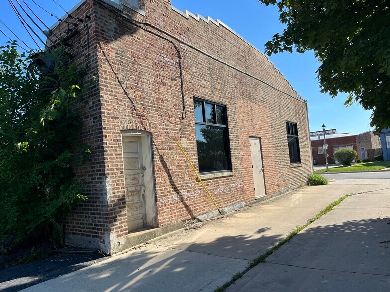 More Photos Of 6613-6621 Ogden Ave, Berwyn Storefront Retail Office For Sale