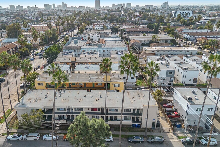More Photos Of 4956 Romaine St, Los Angeles Apartments For Sale