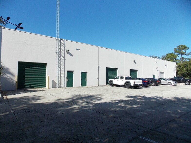 More Photos Of 445 West Dr, West Melbourne Warehouse For Sale