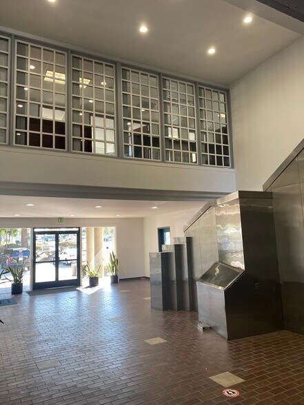 More Photos Of 2501 Cherry Ave, Signal Hill Unknown For Lease
