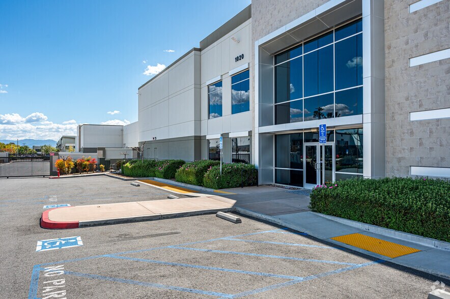 More Photos Of 1020 Mildred St, Ontario Distribution For Sale