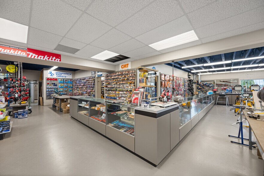 More Photos Of 33723A King Rd, Abbotsford Manufacturing For Sale