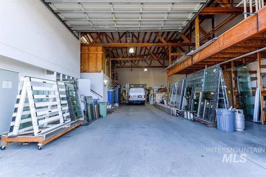 More Photos Of 603 & 621 N Main St, Moscow Distribution For Sale