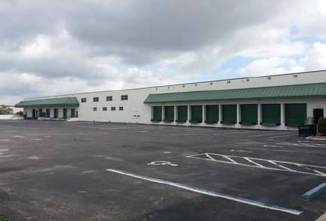 More Photos Of 213-215 SE 10th Ave, Hialeah Manufacturing For Lease