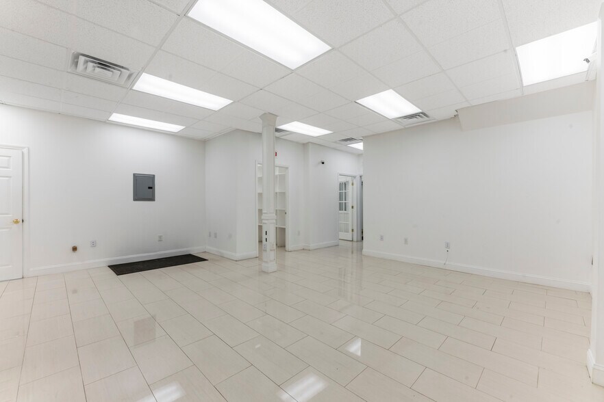 More Photos Of 32 Jefferson Plz, Princeton Medical For Sale