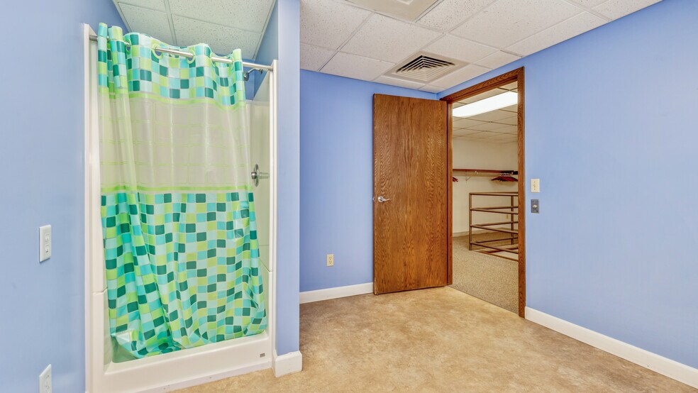 More Photos Of 1211 Ludington St, Escanaba Office For Sale