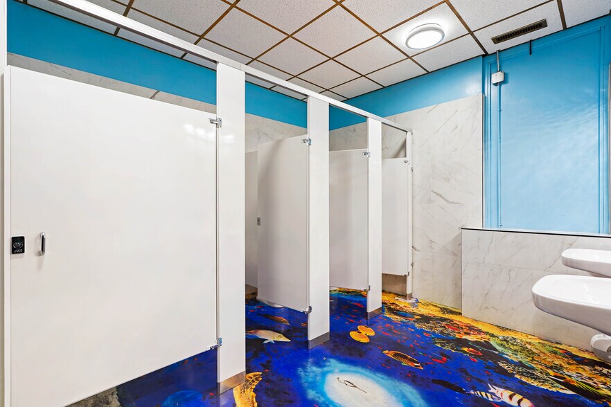 More Photos Of 801 N Fee St, Helena Bar For Sale