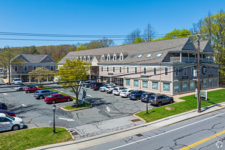 More Photos Of 74-76 Bedford St, Lexington Office For Lease