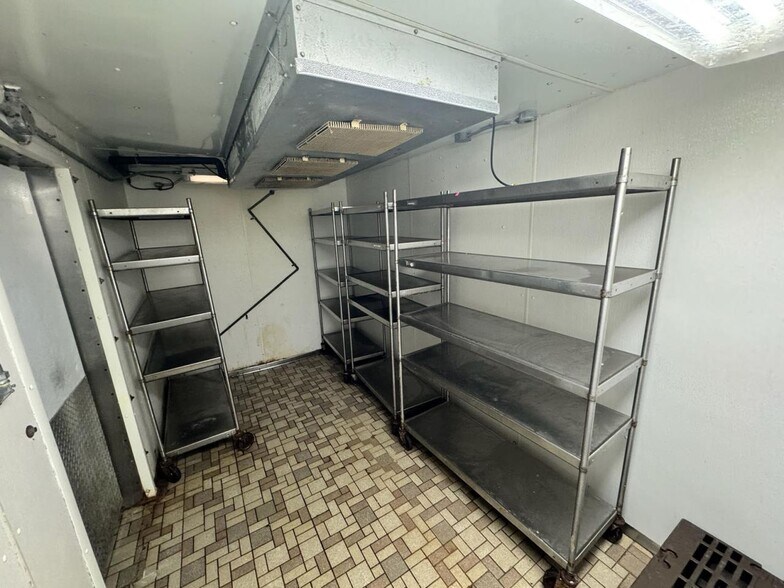 More Photos Of 1285 N High St, Hillsboro Restaurant For Sale