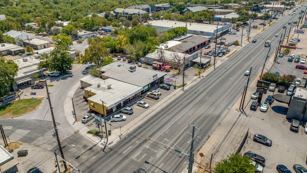 More Photos Of 6535-6539 N Lamar Blvd, Austin Storefront For Sale