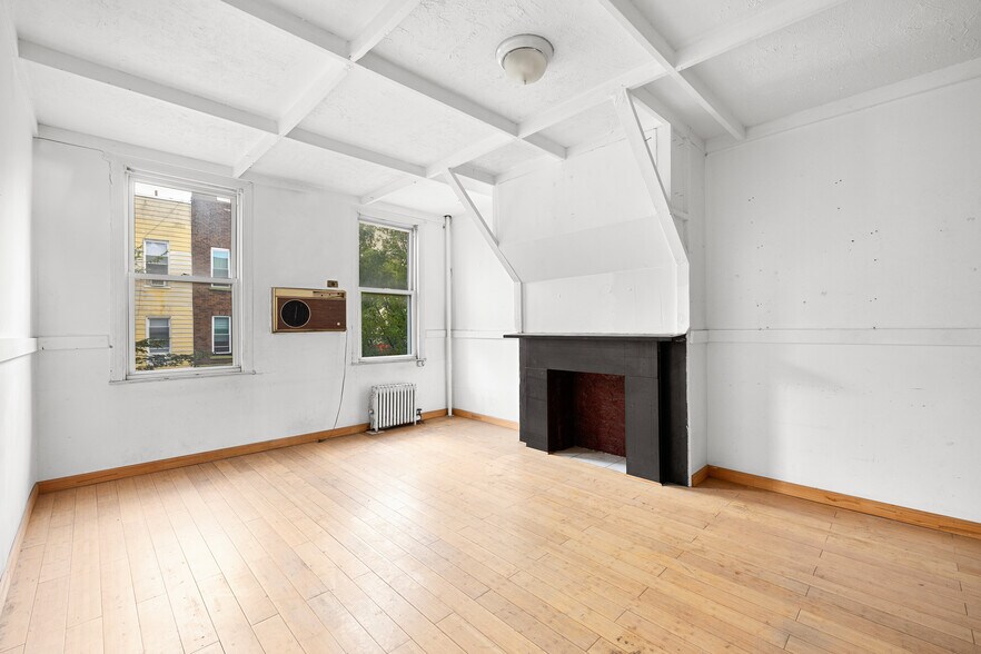More Photos Of 196 Nassau Ave, Brooklyn Apartments For Sale