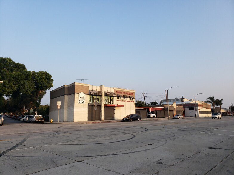 More Photos Of 8700 Santa Fe Ave, South Gate Freestanding For Lease