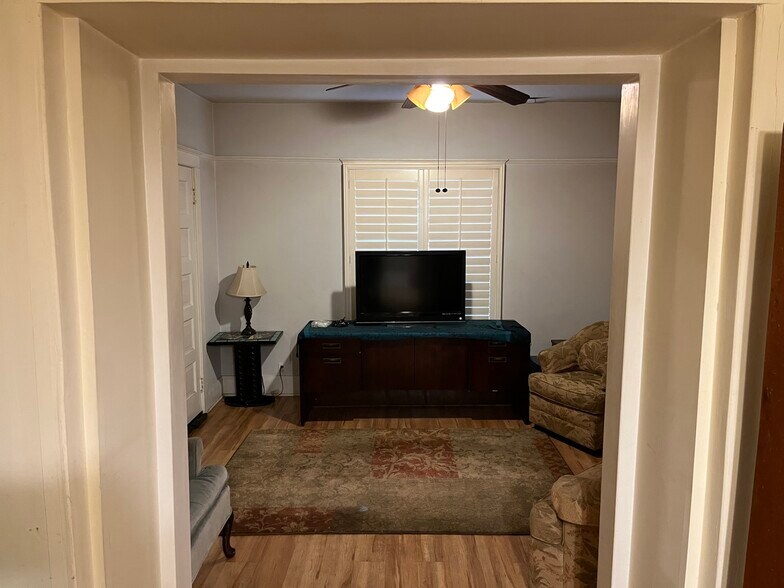 More Photos Of 5237 Lexington Ave, Los Angeles Apartments For Sale