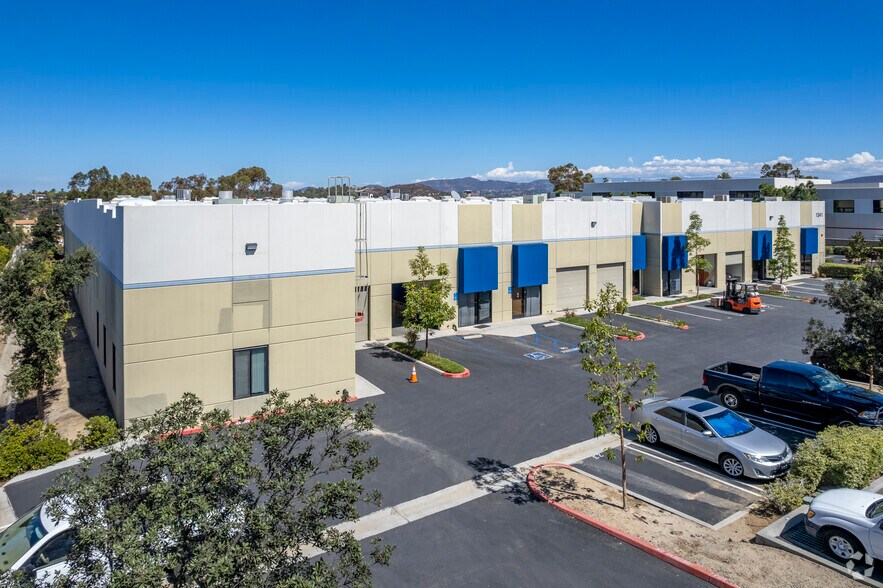 More Photos Of 1341 Distribution Way, Vista Distribution For Lease