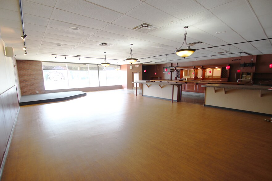 More Photos Of 6999-7011 Mill Rd, Brecksville Unknown For Lease